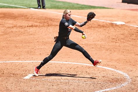 Georgia Softball Loses 4 3 In Series Finale Against Mississippi State
