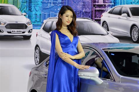 2017广州最美车模合集，今年去车展还是要锁定你们，哈哈
