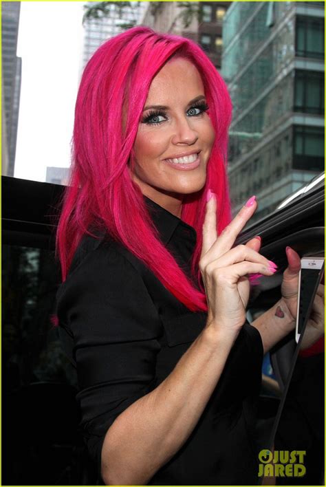 Jenny Mccarthy Dyes Her Hair Hot Pink See Her New Look Photo
