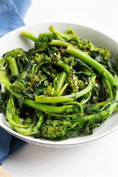 Sautéed Rapini Recipe Broccoli Rabe The Delicious Spoon