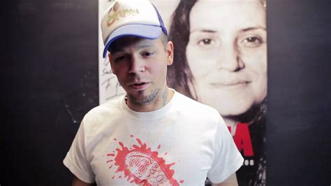 He has been married to soledad fandiño since january 3, 2013. ¡RESIDENTE DE CALLE 13 COMENTA VIOLETA LA PELICULA! - YouTube