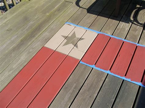 Easily paint your backyard deck and add a painted rug for a unique look. Gee, Why Didn't I Think of That?: Faux Painted Rug