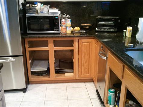 Built in microwave cabinet size. this is the cabinet I'm converting to house the built in ...