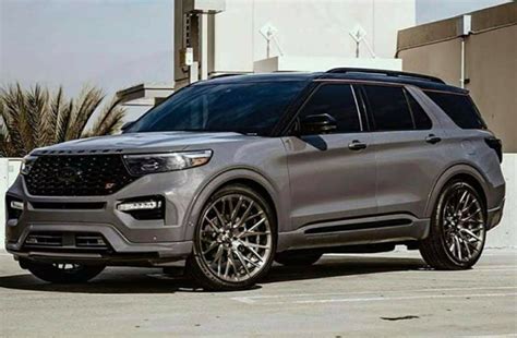 2022 Ford Explorer Black Wheels