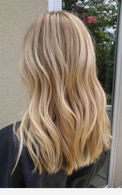 There are 30 colors to choose from ranging from light blonde to black. Buttery blonde hair color