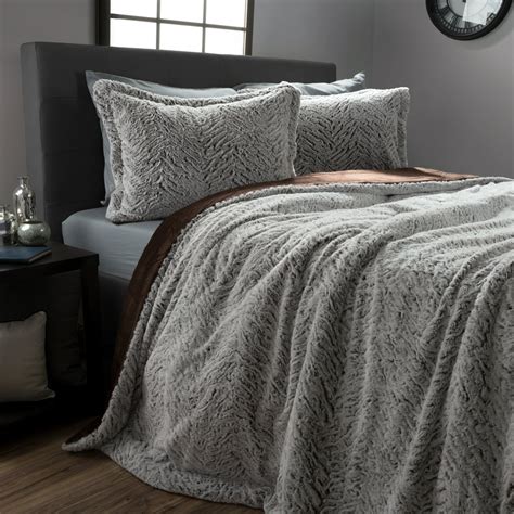 Faux Fur Comforter Set 3 Piece Fullqueen Comforter And Sham Set With