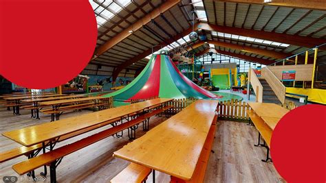 Nel parco giochi più bello della regione grandi e piccini potranno saltare, arrampicarsi, scivolare e scatenarsi senza limiti su 2000 metri. myls 360° Rundgang - BEO Funpark GmbH Bösingen - mylokalesuche