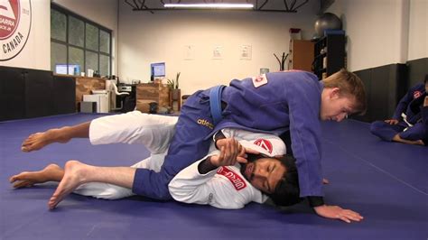 One Of The Most Important Bjj Techniques For Beginners Elbow Knee Escape Youtube