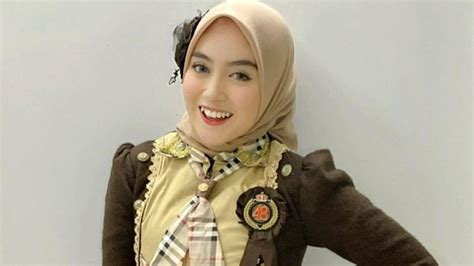 Foto Nabilah Eks Jkt48 Tolak Bayaran Tinggi Demi Pertahankan Hijab