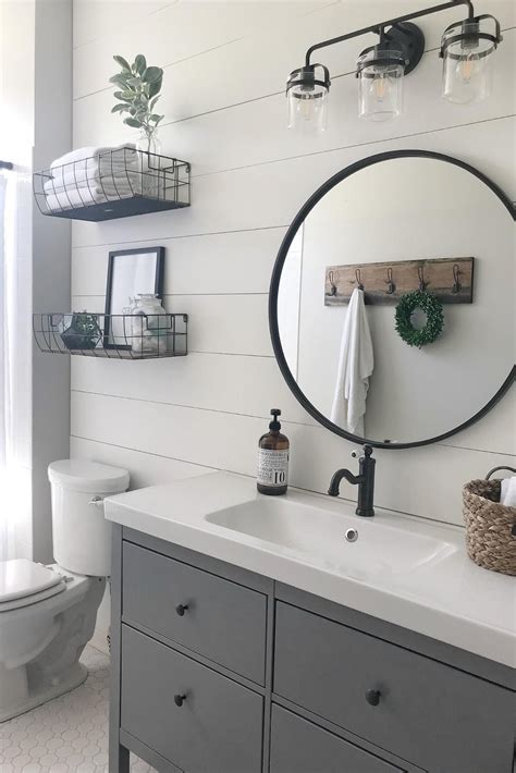 Nov 05, 2020 · don't shy away from small bathroom decor ideas that feature plenty of pattern and color. 51+ Simple Black and White Tile Bathroom Decor Ideas in ...