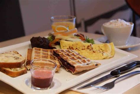 Best Restaurants & Breakfast Places In Montreal Near Me to Eat at Now