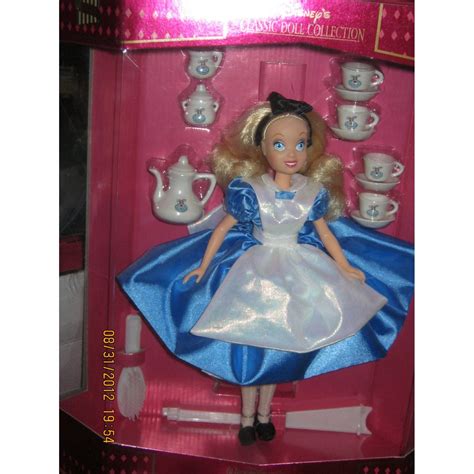 Disney S Classic Doll Collection Alice In Wonderland 11street Malaysia Dolls
