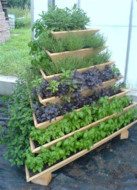 It is usually placed in the yard, back yard or on a farm according to the task. 20+ Vertical Vegetable Garden Ideas | Home Design, Garden ...