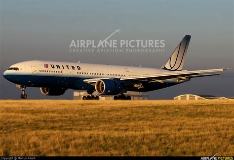 N776ua United Airlines Boeing 777 200er At Paris Charles De Gaulle