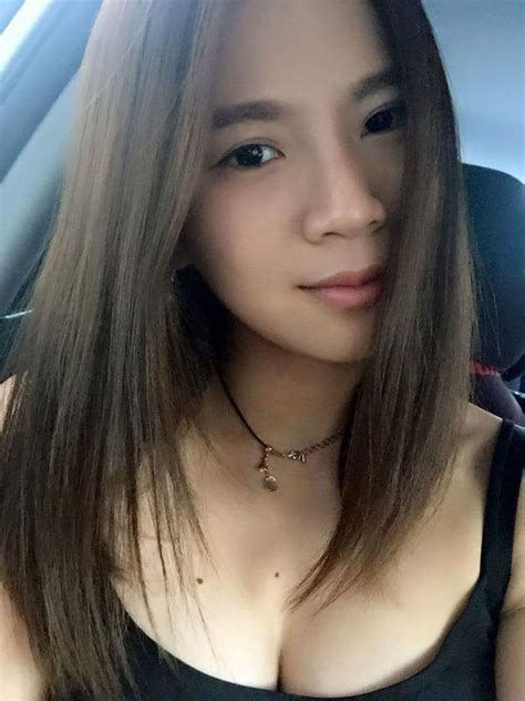 She has been consistently ranked among the top 10 mixed doubles player in the world with her partner, chan peng soon. 8 Gambar Koleksi Goh Liu Ying Pemain Badminton Malaysia