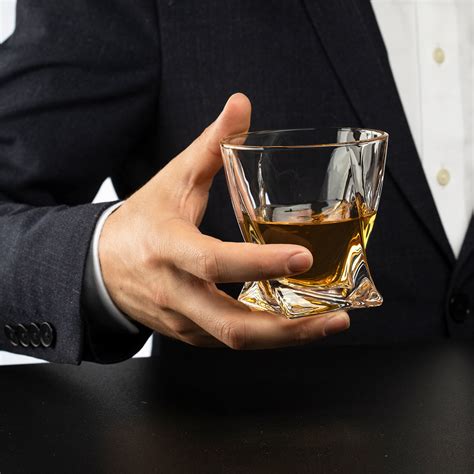 Twist Luxury Elegant Whiskey Glasses The Wine Savant Touch Of Modern