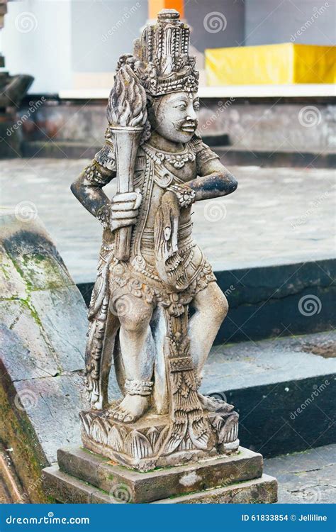 Estatua De Piedra De Dios En El Templo Del Balinese Bali Indonesia