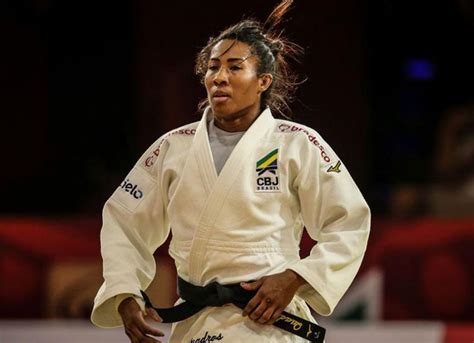 Ketleyn quadros (born october 1, 1987 in brasília, df) is a brazilian judoka. Judô brasileiro conquista medalhas em torneios preparatórios