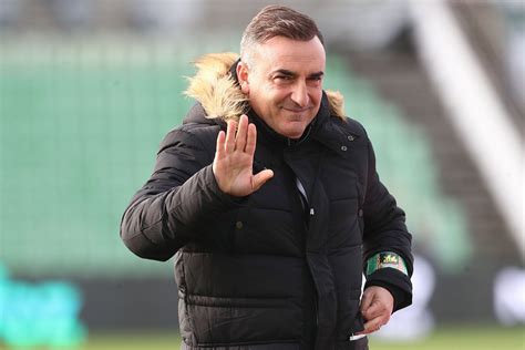 Carlos carvalhal became the third top level manager to lose his job this week when relegated premier league side swansea announced they would not be extending his contract. Carlos Carvalhal afinal permanece no Rio Ave - Sport On Stage