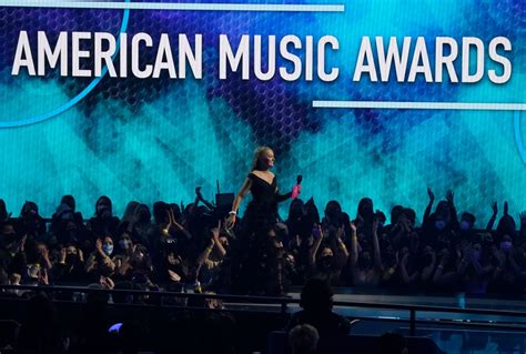 Jojo Siwa American Music Awards 2021 Celebmafia