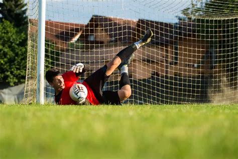 How To Dominate As A Soccer Goalie Our Top Tips Sb Coaches College