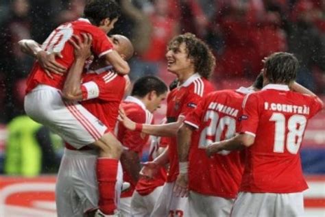 Alejandro grimaldo (cedera), adel taarabt (cedera). Benfica Juara Liga Super Portugal 2016/2017 | Republika Online