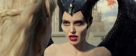 Maleficent 2 Angelina Jolies Deep Red Lips Were Worth Fighting For
