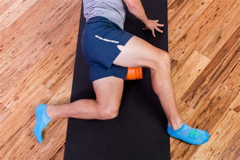 How To Foam Roller Your It Band To Relieve Tension And Knee Pain