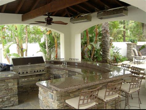Custom outdoor kitchen design and construction, done right! Fantastic "built in grill patio" information is available ...