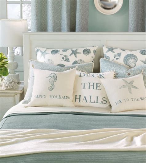 Designer regan baker integrated colors of the ocean to create a serene environment. 49 Beautiful Beach And Sea Themed Bedroom Designs - DigsDigs
