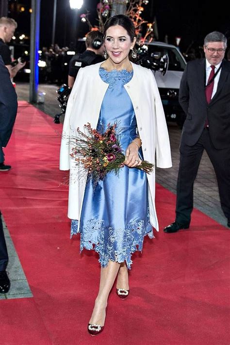 Sie wurden auf eine perfekte passform getestet, ihr stoff ist weich und fühlt sich. Fashion-Looks: Der Style von Prinzessin Mary | Crown ...