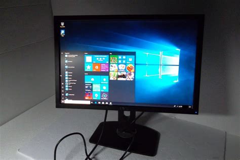 Dell E2210 22 Widescreen Monitor Vga Dvi 1920x1080 Swivel E2210hc
