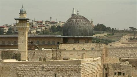 Why Jerusalems Al Aqsa Mosque Is So Holy Bbc News