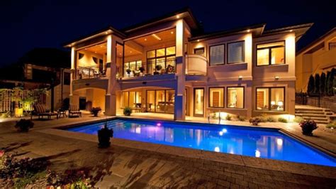 12 Never Seen Before Mansions Swimming Pools At Night