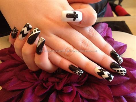Acrylic Nails With Black And White Nail Art Black Acrylic Nail