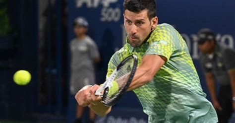 Djokovic Sofre Mas Vai S Oitavas Em Dubai