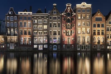Amsterdam jak się przygotować do wyjazdu Poznaj ciekawostki kulturę atrakcje i zabytki