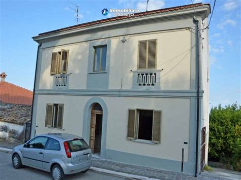 Country House Near The Village For Sale In Villalfonsina Abruzzo Italy
