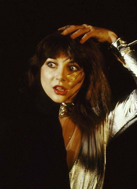 A Simple Request Kate Bush Asks Fans Not To Record Her Live Shows
