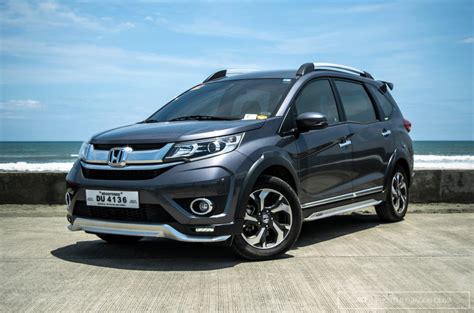 Here's to fresh new beginnings this raya, starting with a brand new honda and rewards worth up to rm5,000*! 2017 Honda BR-V Review | Autodeal Philippines