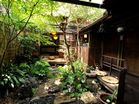 A Convenient Location For Travel To Kyoto Stay Cheaply In A Japanese
