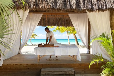 Beach Massage At Couples Negril Couples Resorts Luxury Beach Resorts