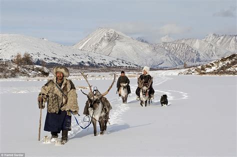 Incredible Photographs Show Nomadic People In Central Asia Daily Mail Online