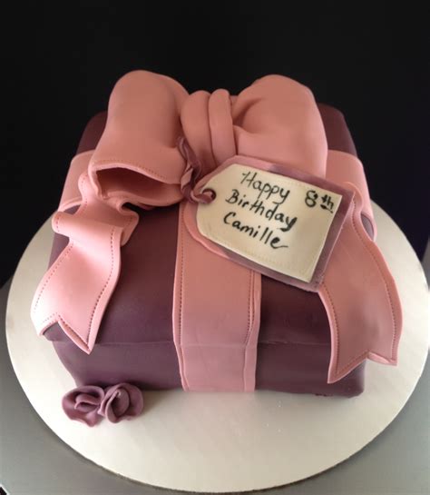 Birthday round gift box cake. Pic 1 6 Gift Box Cake Yellow Cake Covered In Buttercream ...