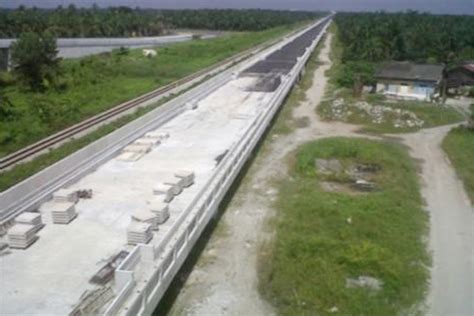 In asphaltic concrete paving, an intermediate course between the course base and the surfacing material; Kamunting Premix Plant Sdn Bhd (KPP) - The leading ...
