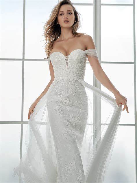 Abiti, addobbi, decorazioni, bomboniere, scarpe, accessori. sweetheart neckline wedding dress | Abiti da sposa a sirena, Abito da sposa principessa, Allure ...