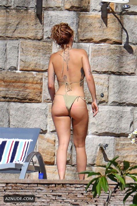 Rita Ora Sexy Displays Her Nude Tits And Hot Bikini Body