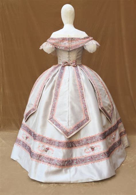 These gowns come with piping in most seams, bodice linings and boning. 1860s ballgown victorian dress (With images) | Ball gowns ...