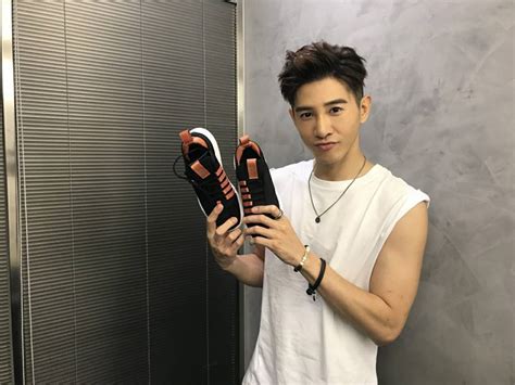Manage your video collection and share your thoughts. 愛魚去世葬在信義區 張立昂：讓牠住好一點 | 電視 | 噓!星聞