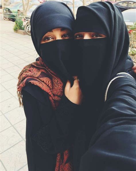 Pin By Alexa June On Purdah Niqab Muslim Women Hijab Beautiful Muslim Women